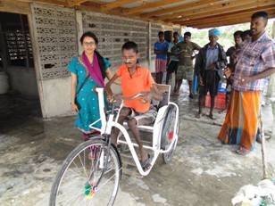 Hands over of repaired tricycles